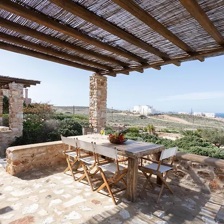 Lydia Parikia (Paros)