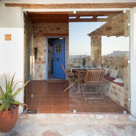 Lydia * Parikia (Paros)